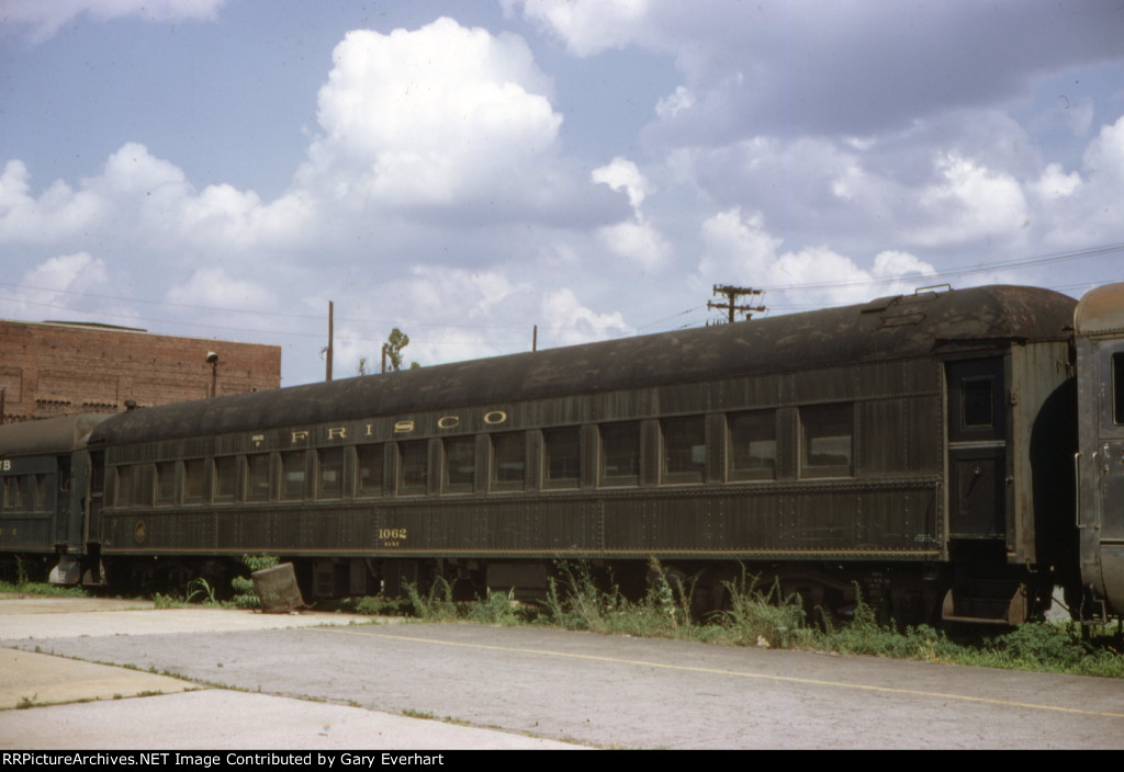 SLSF Coach #1062 - St Louis-San Francisco (Frisco)